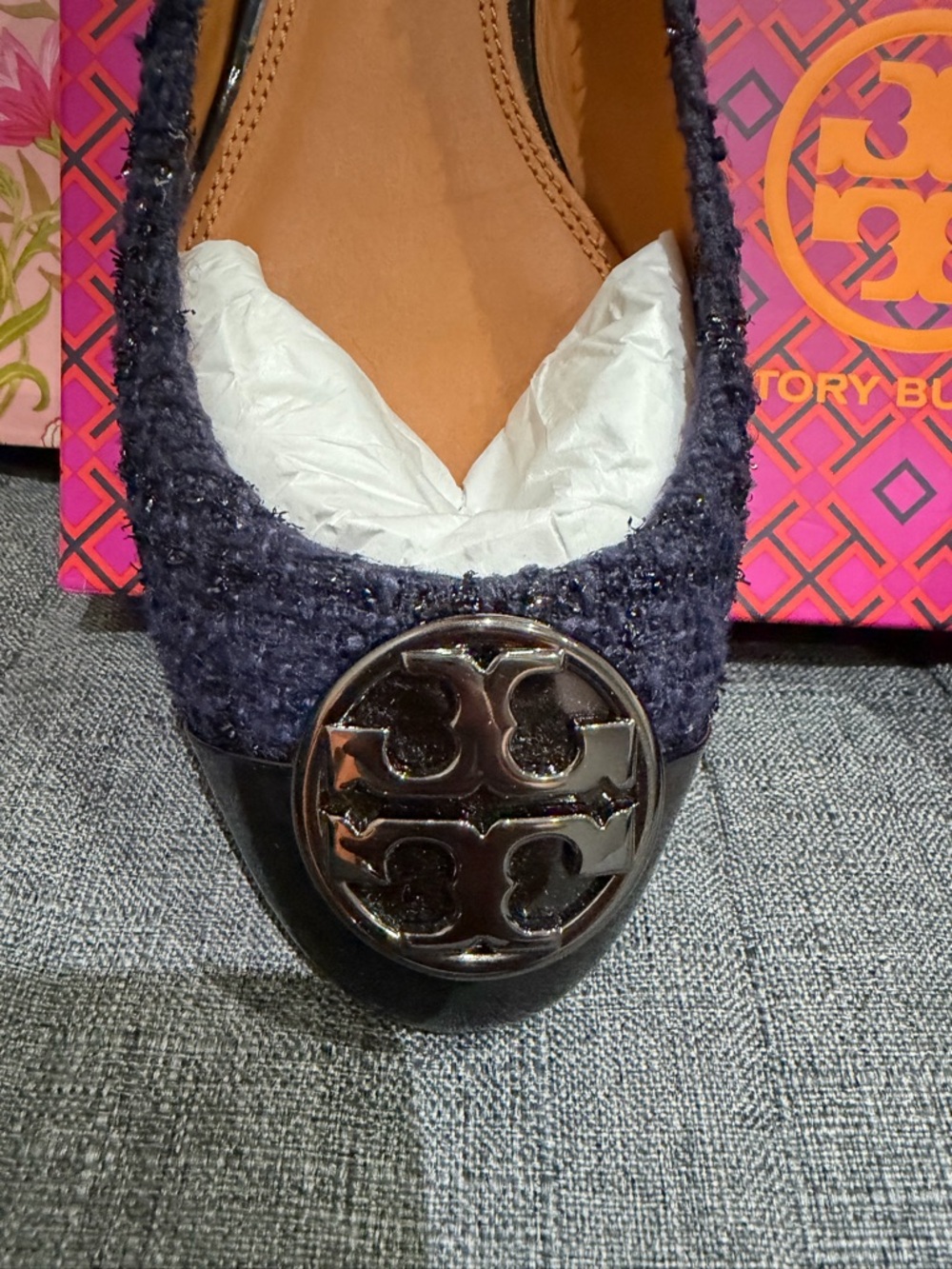 Tory Burch Navy Tweed Ballet Flats with Black Logo Cap Toe - Picture 2 of 3